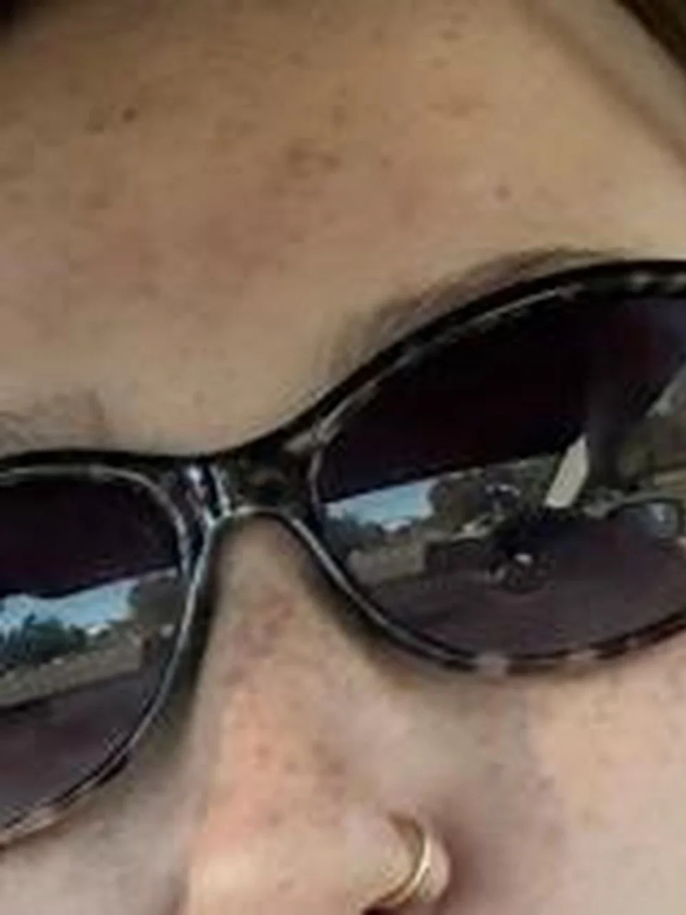 Women's Black Oval Sunglasses — Sleek Everyday Style